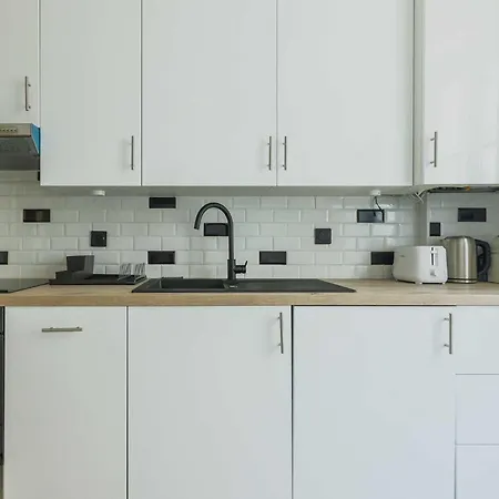 Modern - 2br- 4p - Champ-de-mars Apartman *