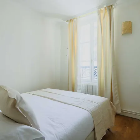 Modern - 2br- 4p - Champ-de-mars *