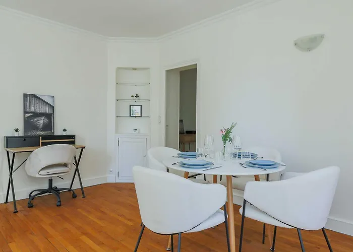 Modern - 2br- 4p - Champ-de-mars Lägenhet