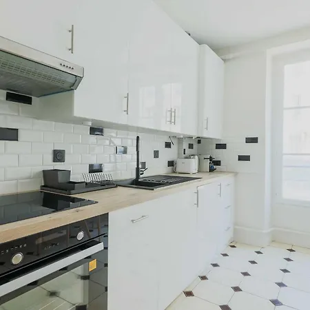 Daire Modern - 2br- 4p - Champ-de-mars