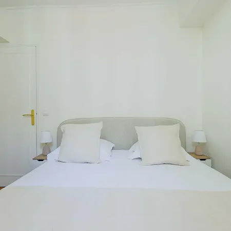 Daire Modern - 2br- 4p - Champ-de-mars